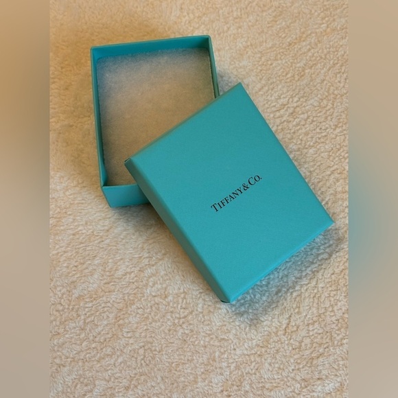 Tiffany & Co. Blue Box - Picture 2 of 5